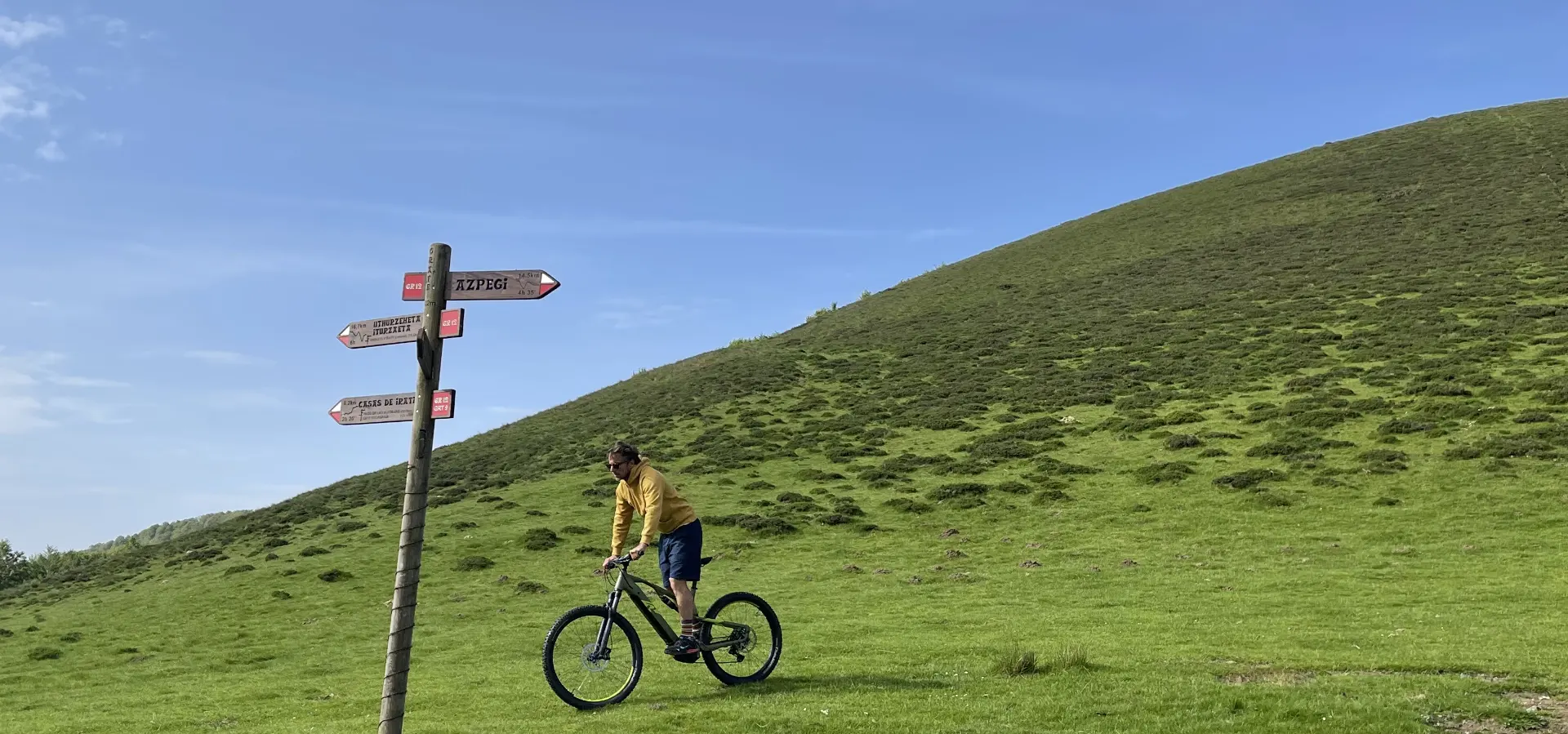 Randonneurs en Vtt électrique à Iraty